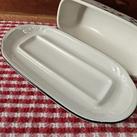 Pfaltzgraff Winterberry Covered Butter Dish fits 1/4lb stick winter holiday - Picture 4 of 10